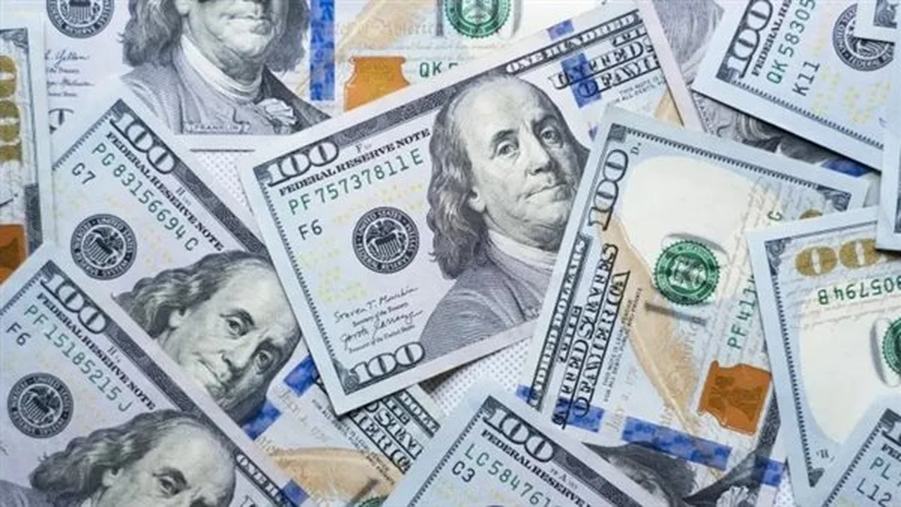تراجع سعر الدولار مقابل الجنيه المصري اليوم الثلاثاء في البنوك